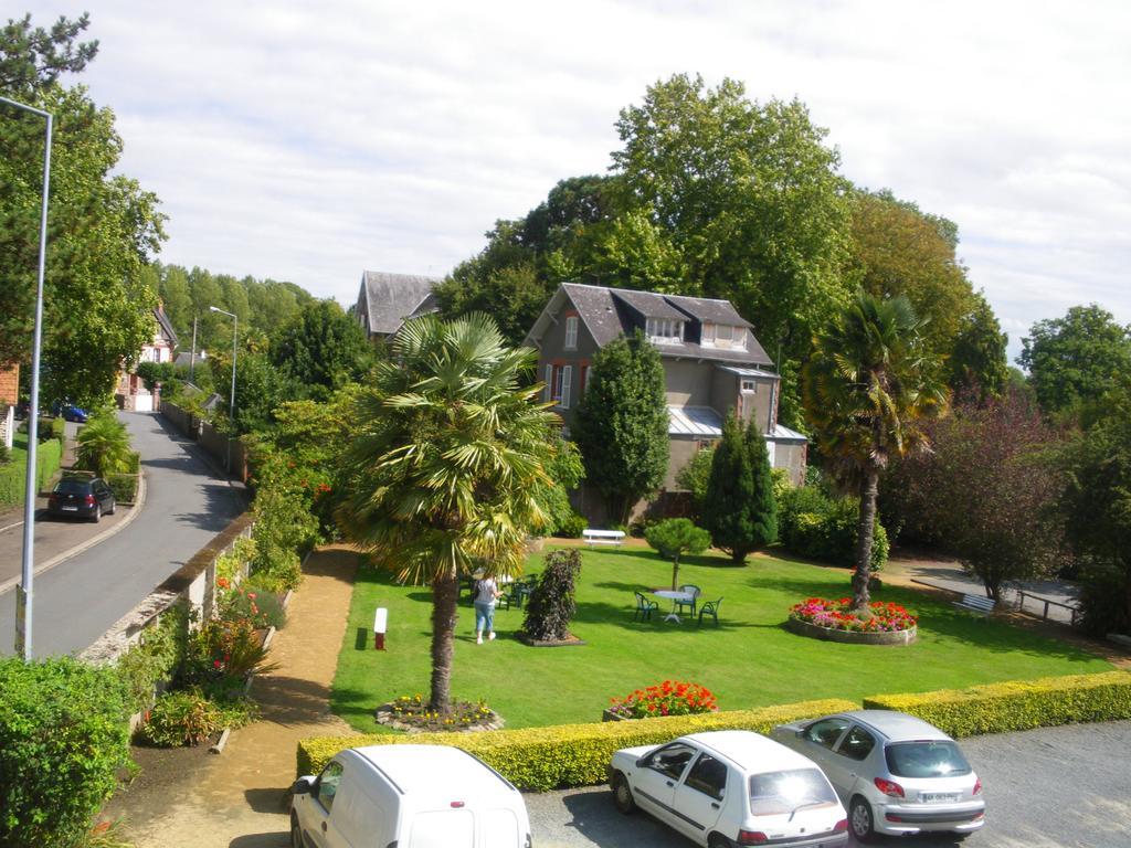 A L'Abri Des Vents Bed & Breakfast Saint-Jean-le-Thomas Dış mekan fotoğraf