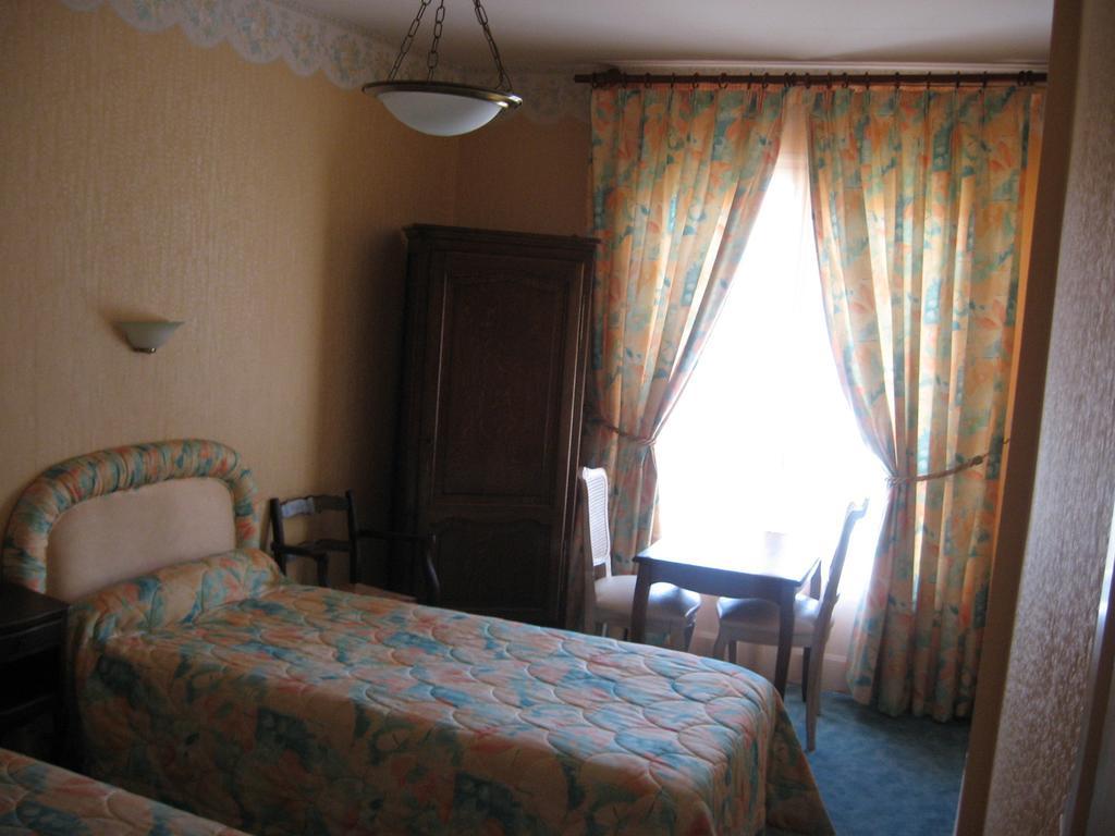 A L'Abri Des Vents Bed & Breakfast Saint-Jean-le-Thomas Dış mekan fotoğraf